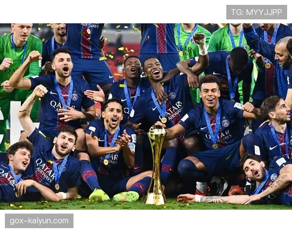 巴黎圣日耳曼官宣：与队内19岁青训天才签下首份职业合同